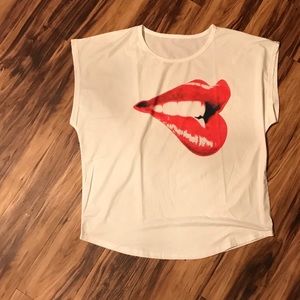 Plus sized lip print tee